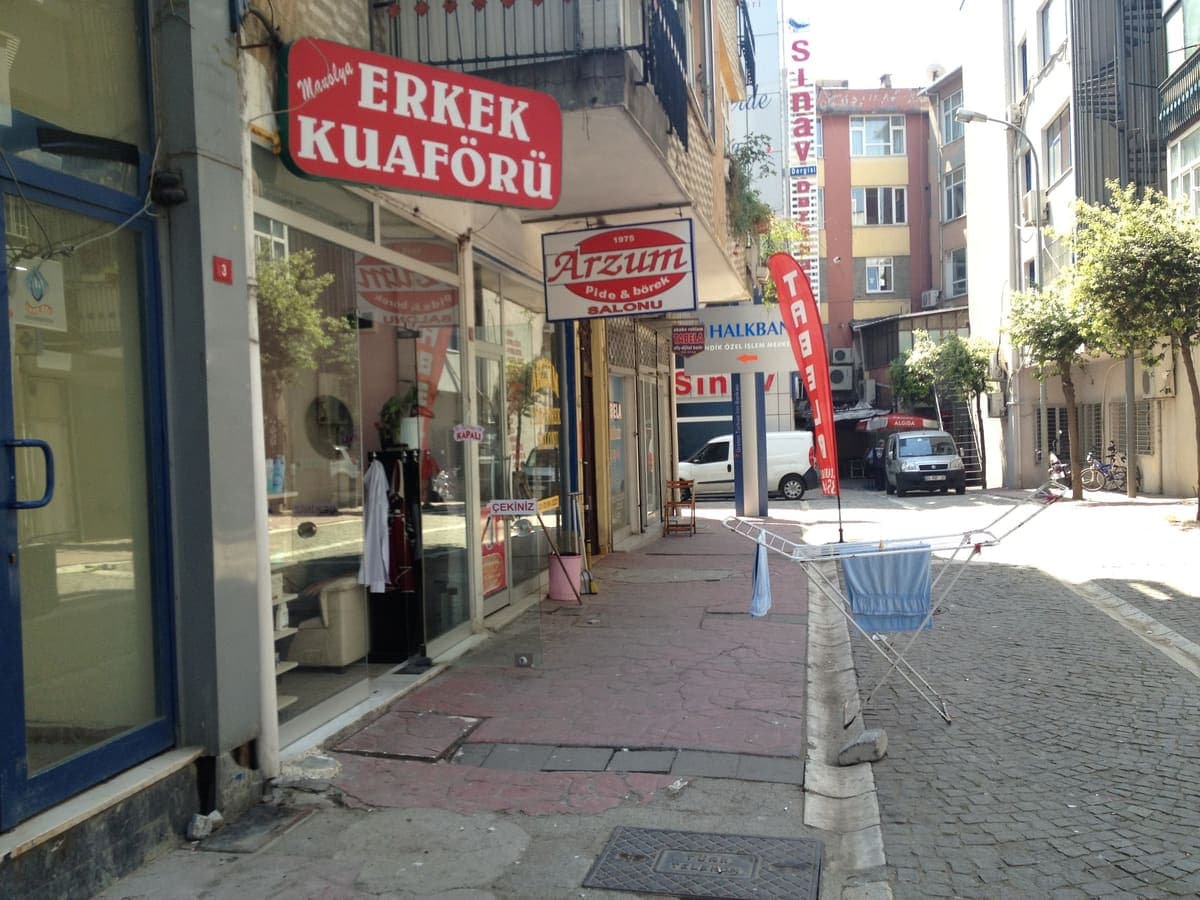 Simav Fatih Mahallesi'nde İş Yeri | 106 m² — Vitrinli, geniş cepheli